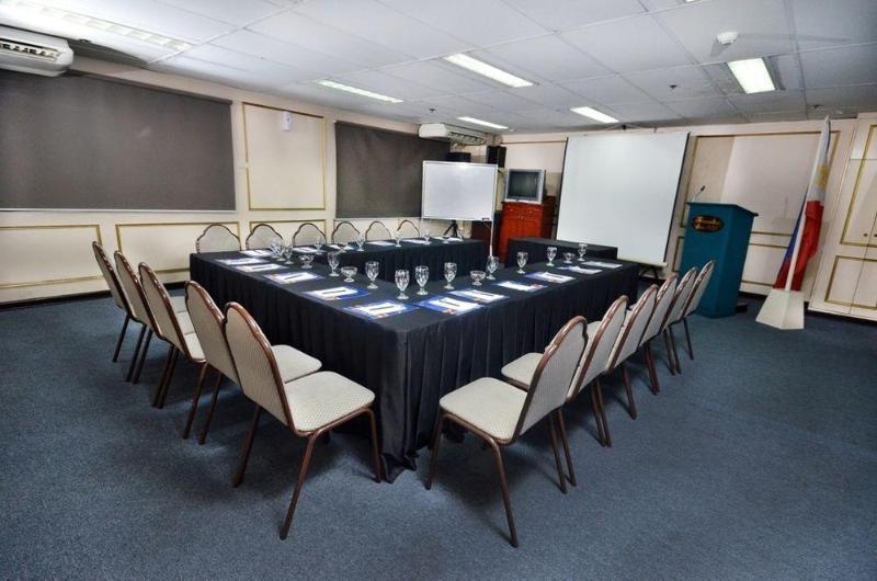 Fernandina 88 Suites Hotel Bandar Quezon Luaran gambar