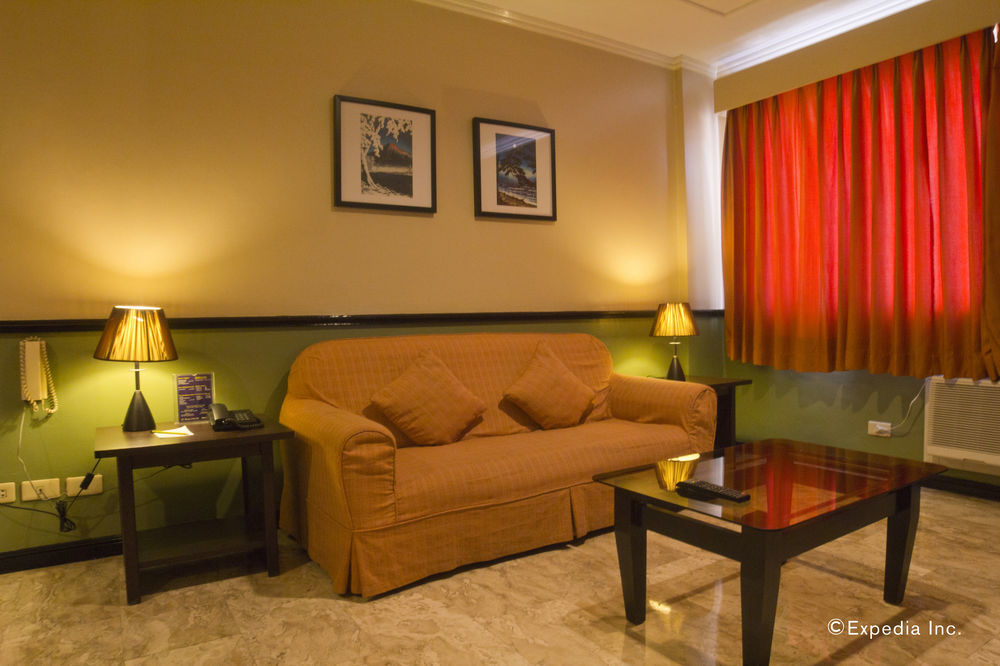 Fernandina 88 Suites Hotel Bandar Quezon Luaran gambar
