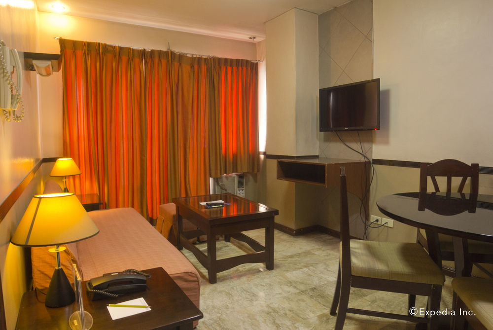 Fernandina 88 Suites Hotel Bandar Quezon Luaran gambar