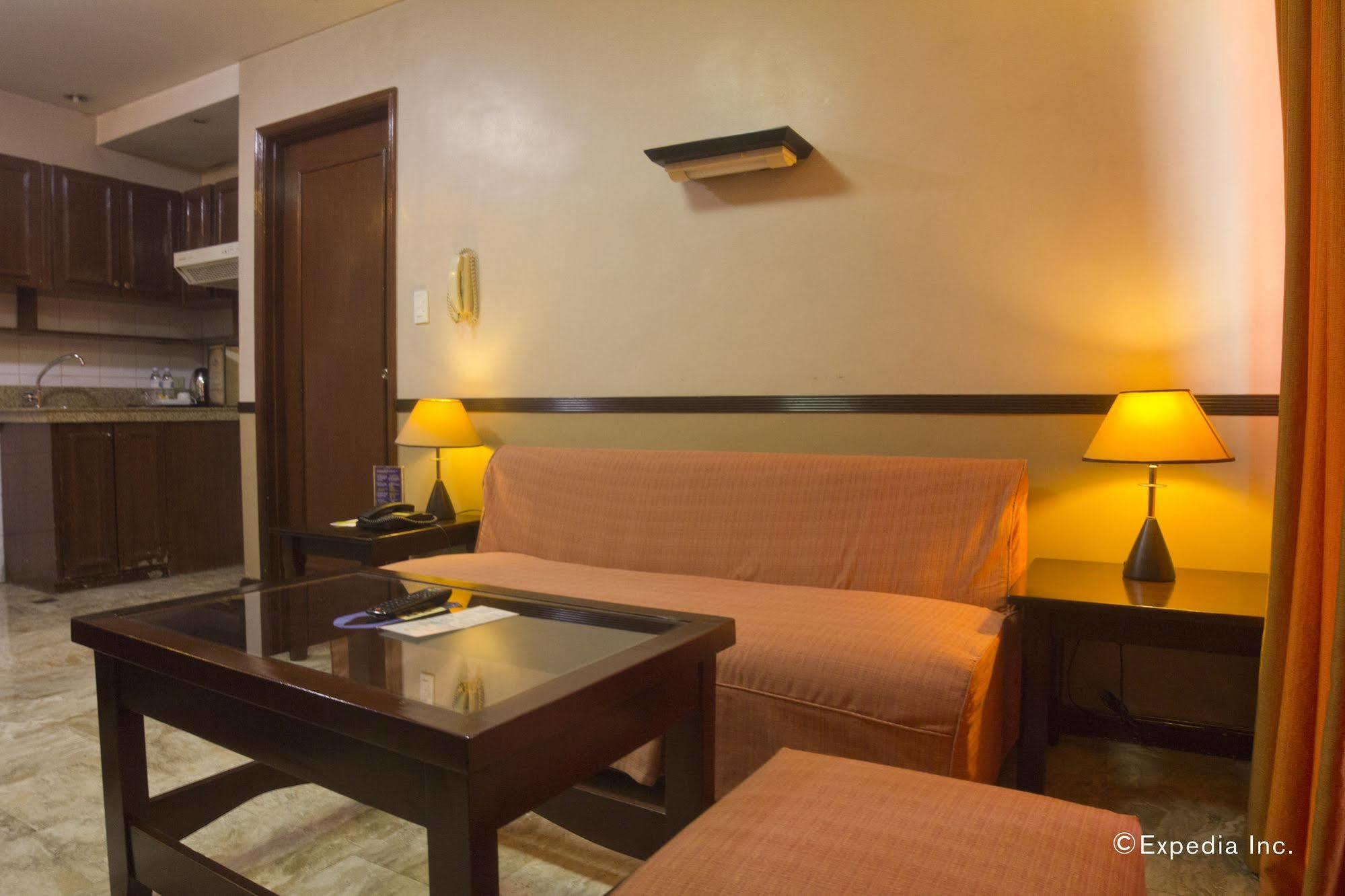 Fernandina 88 Suites Hotel Bandar Quezon Luaran gambar