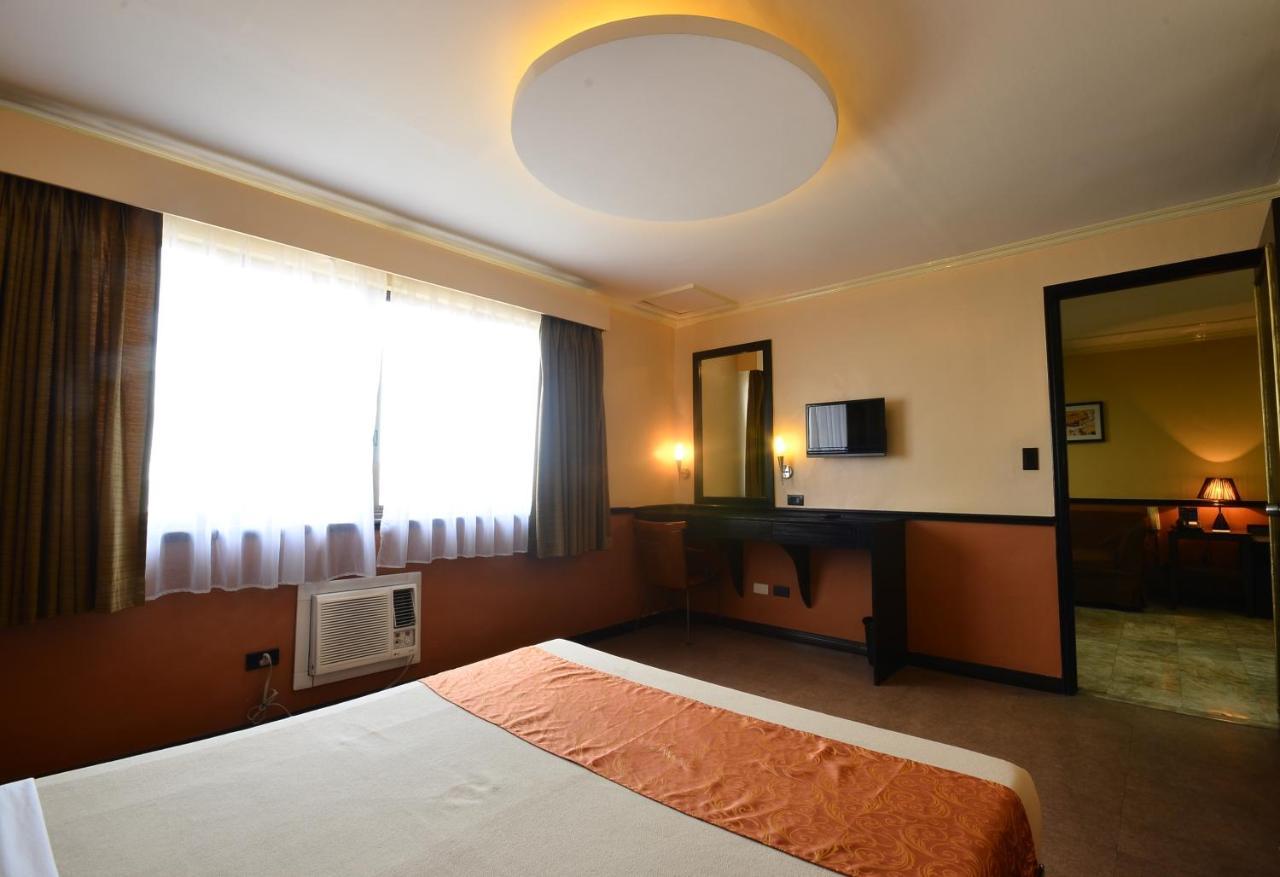 Fernandina 88 Suites Hotel Bandar Quezon Luaran gambar